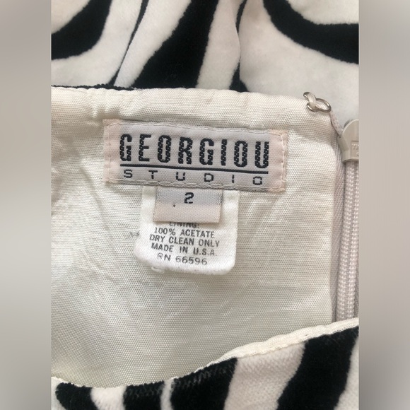 Black White Zebra Print Velvet Mini Skirt Vintage Georgiou Studio Size XS 2 - Picture 6 of 6